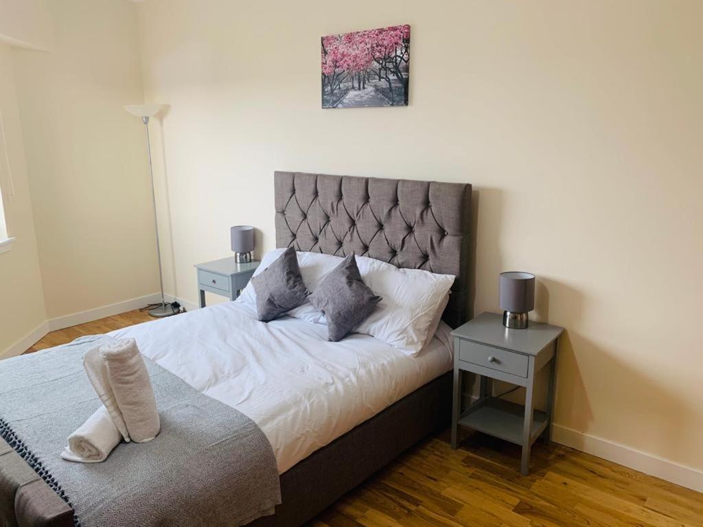 Appartement Modern 2 Bed Apartment, Close To Gla Airport & M8